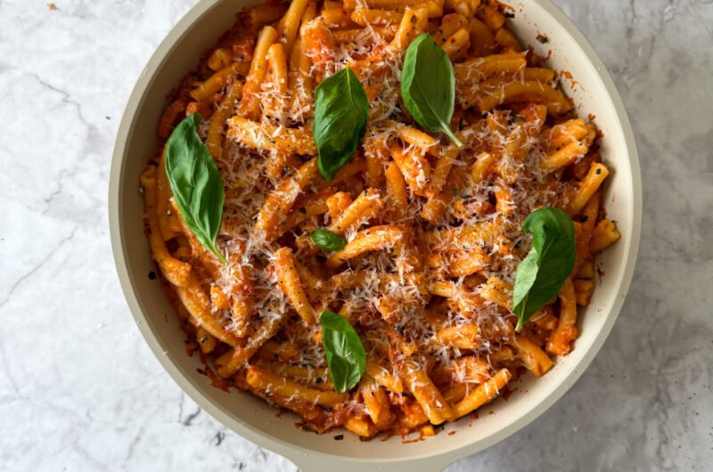 Pasta al vodka: cremosa, picante y con carácter